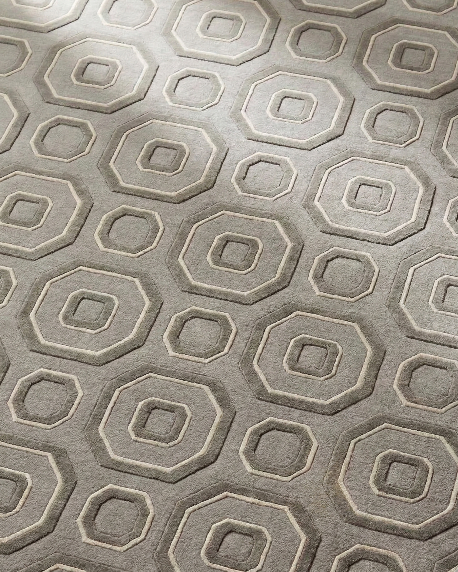 Octagon Lattice Wool Rug , Iran modern rug, in grey / silver, Wool, 183 × 274 cm (6'0" × 9'0"), Nasim Carpets Malaysia — view 2