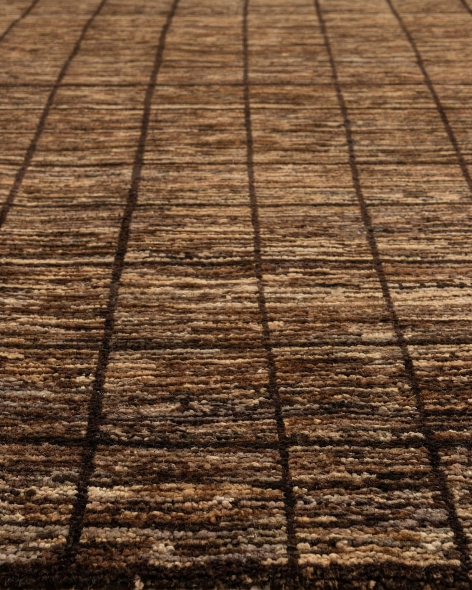 Textured Grid Wool Rug, Iran modern rug, in taupe / brown, Wool, 183 × 274 cm (6'0" × 9'0"), Nasim Carpets Malaysia — view 3
