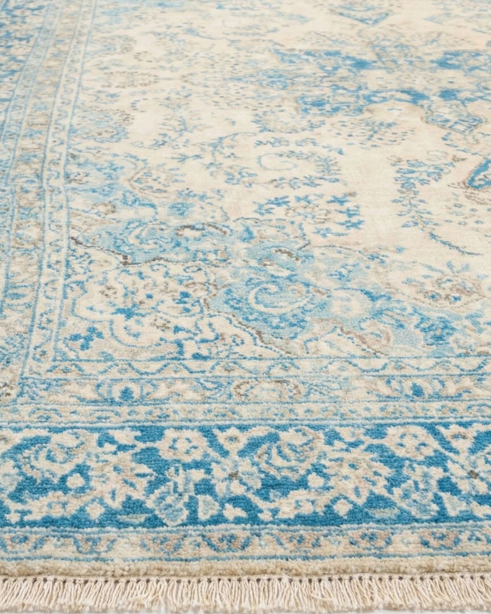 Vintage Tabriz Blue & Ivory Medallion, Tabriz persian rug, in blue, Wool, 274 × 366 cm (9'0" × 12'0"), Nasim Carpets Malaysia — view 3