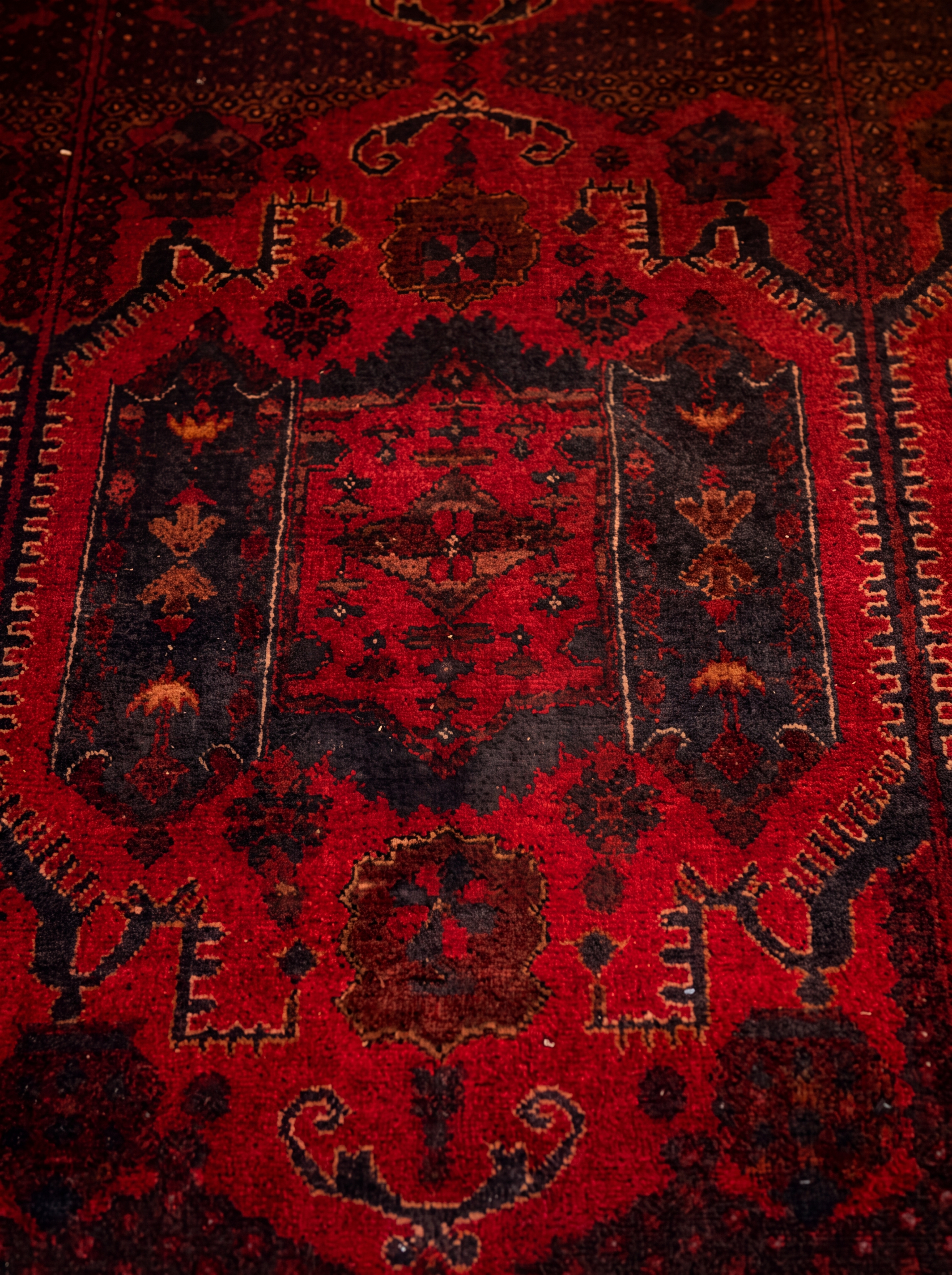 Afghan Ersari Gul Crimson, Ersari Turkoman, Northern Afghanistan tribal rug, in madder crimson, Wool, 305 × 488 cm (10'0" × 16'0"), Nasim Carpets Malaysia — view 3