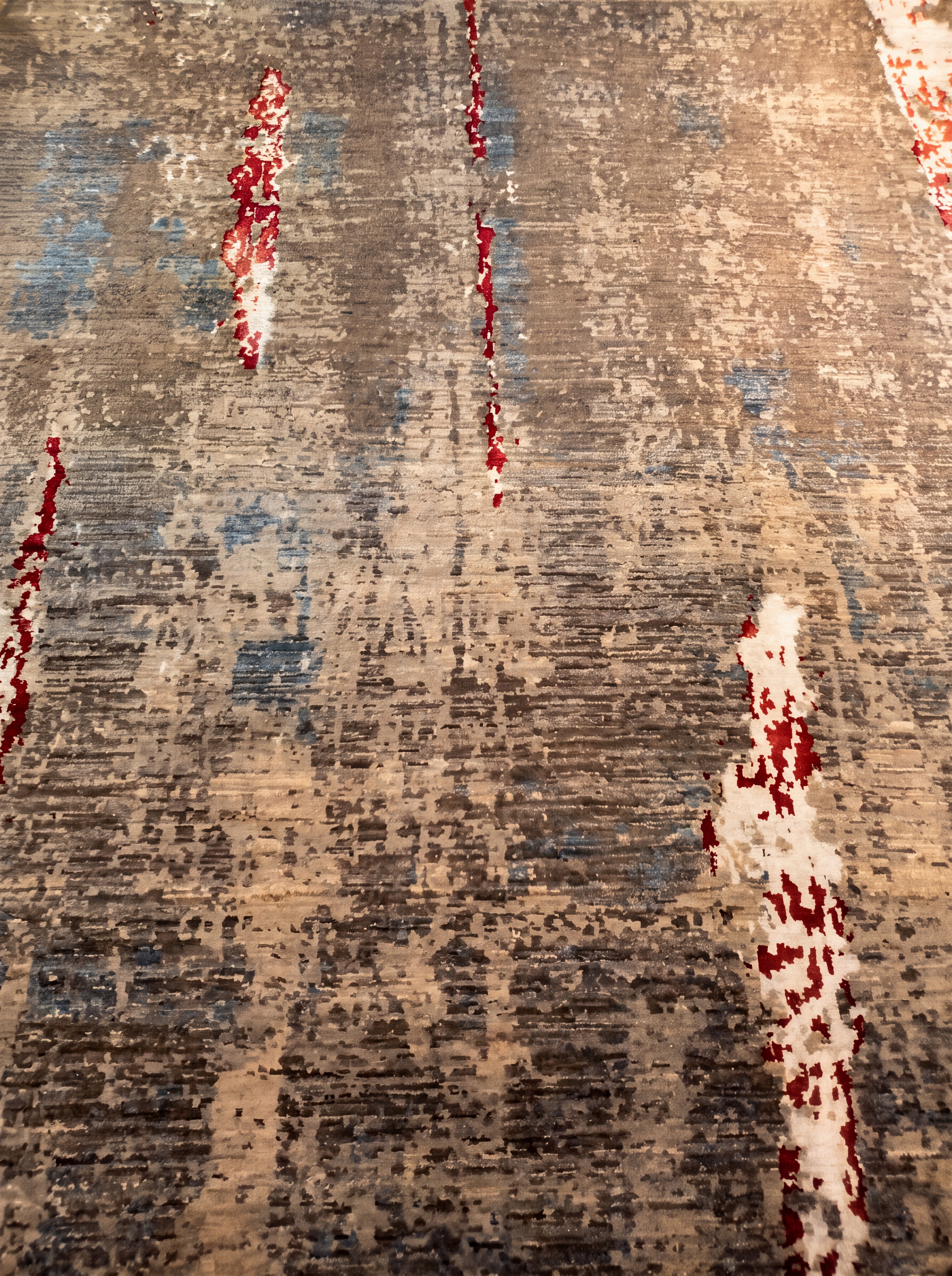 Indo-Persian Abstract Expressionist Grey, Jaipur, India (Indo-Persian tradition) modern rug, in weathered grey, Wool, 305 × 439 cm (10'0" × 14'5"), Nasim Carpets Malaysia — view 4