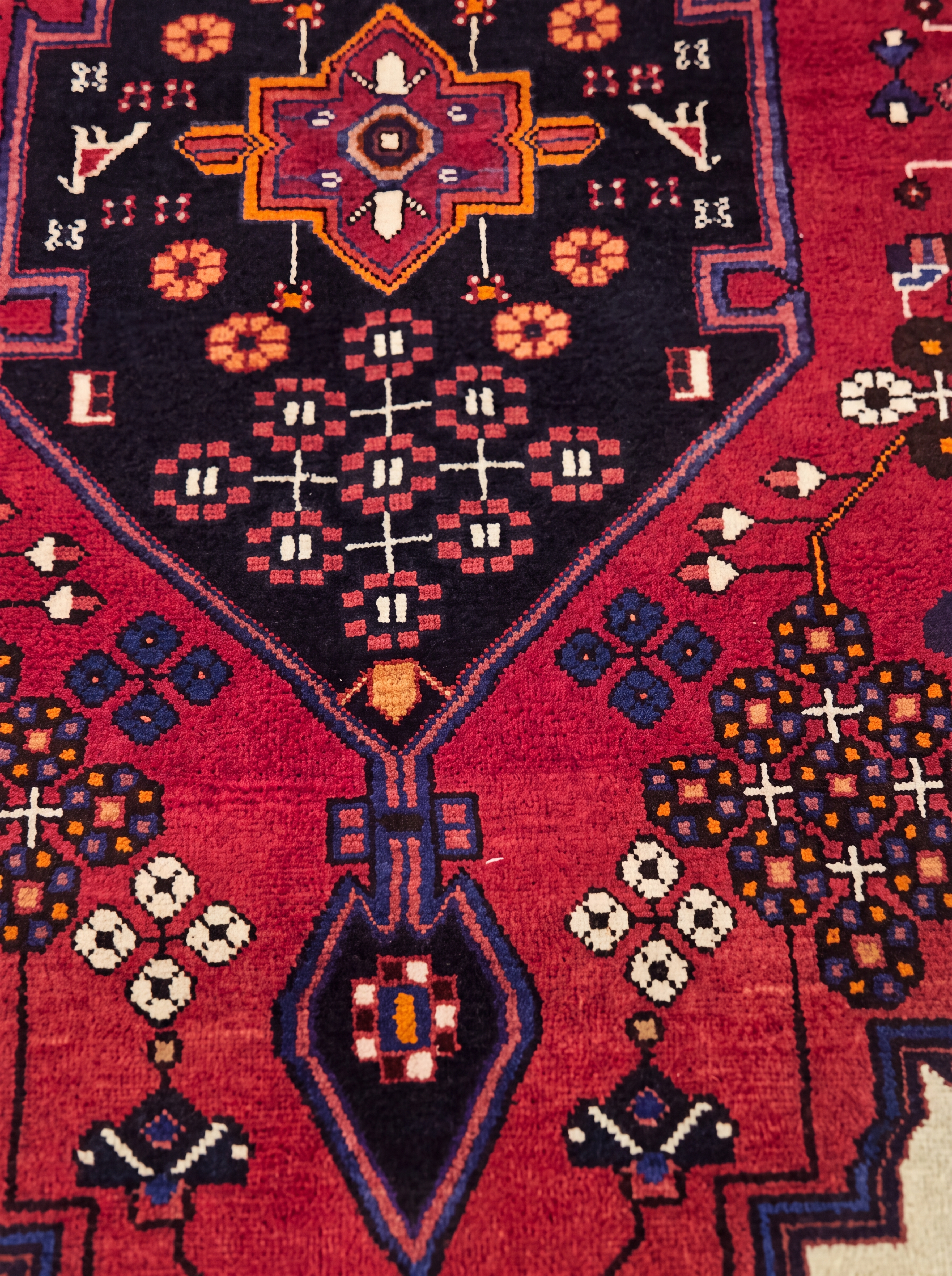 Hamadan Tribal Medallion Crimson, Hamadan Region, Iran tribal rug, in crimson red, Wool, 134 × 204 cm (4'5" × 6'8"), Nasim Carpets Malaysia — view 3