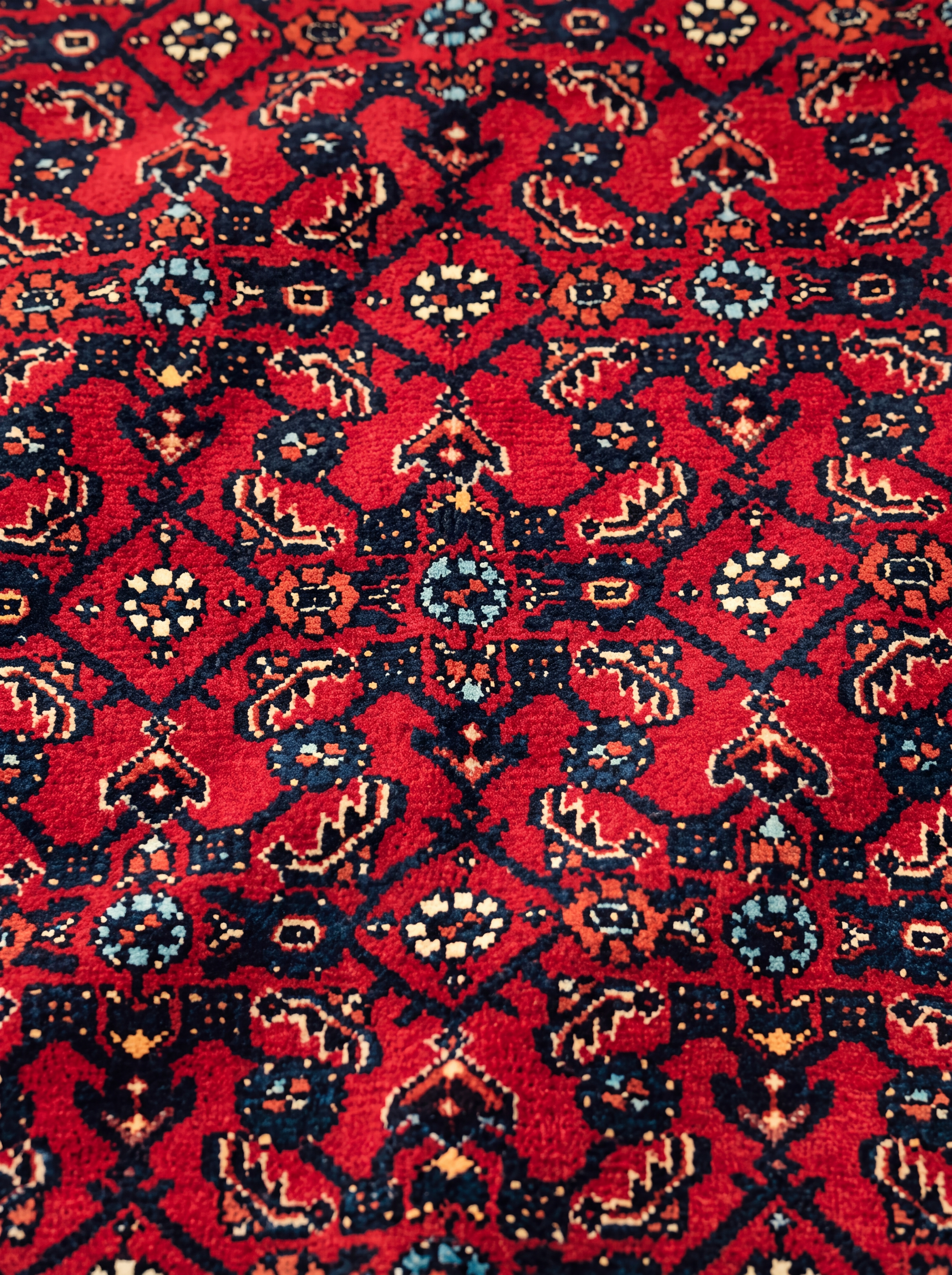 Hamadan All-Over Crimson, Hamadan, Iran persian rug, in madder crimson, Wool, 143 × 186 cm (4'8" × 6'1"), Nasim Carpets Malaysia — view 3
