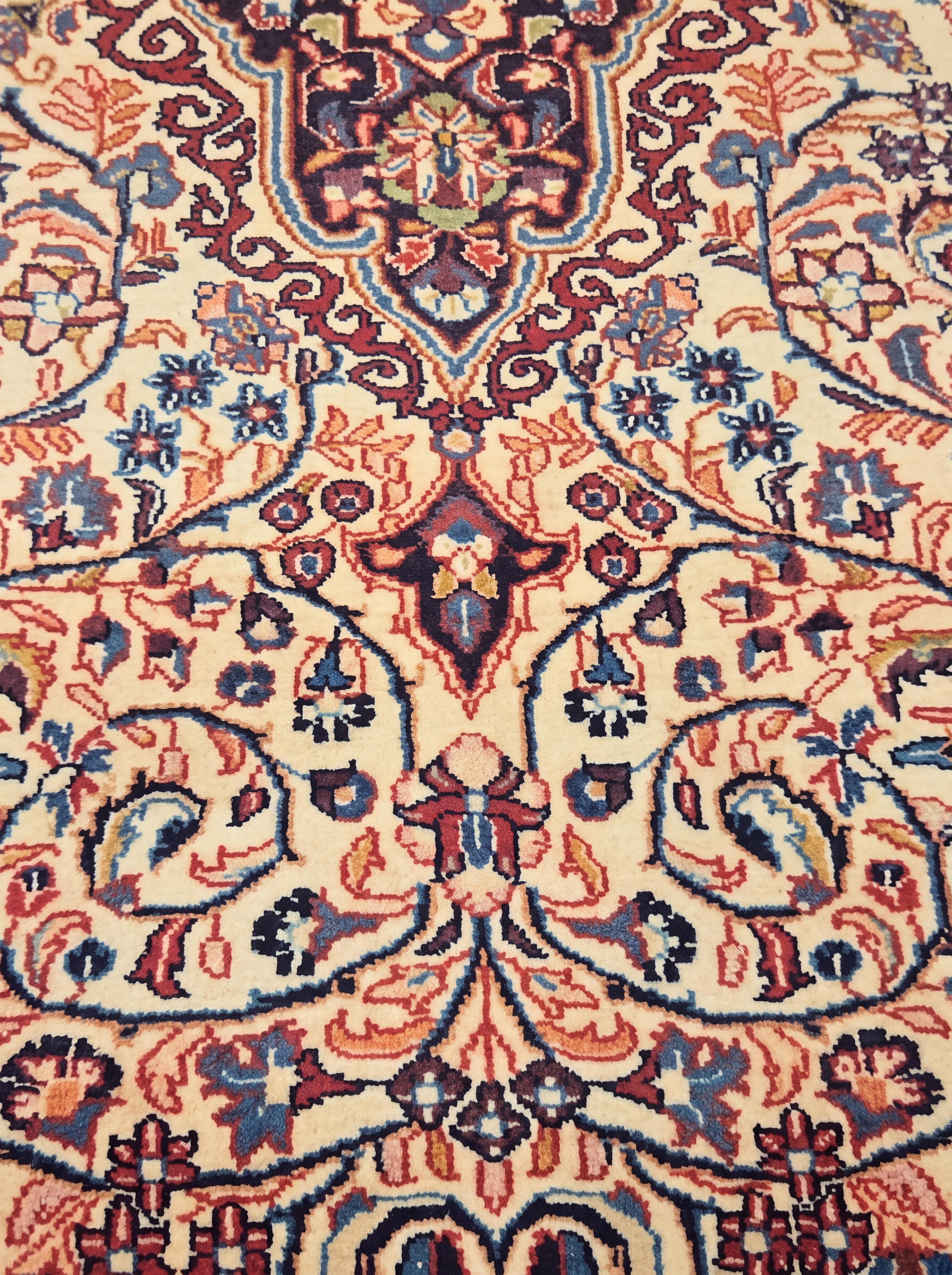 Sarouk Medallion Ivory, Sarouk, Markazi Province, Iran persian rug, in antique ivory, Wool, 134 × 219 cm (4'5" × 7'2"), Nasim Carpets Malaysia — view 3