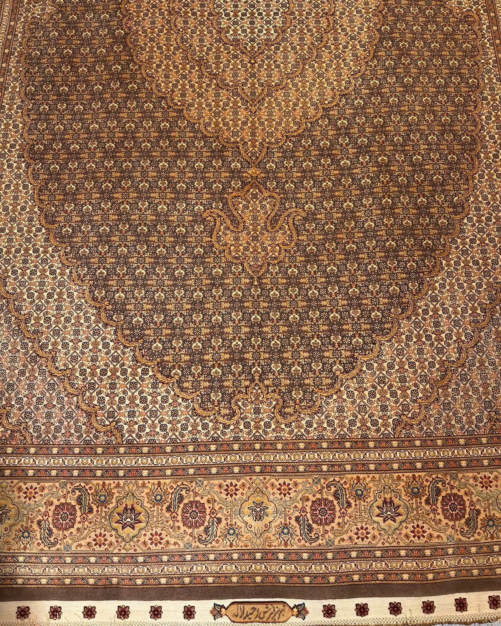 Tabriz Mahi Medallion, Tabriz persian rug, in brown, Wool & Pure Silk, 213 × 305 cm (7'0" × 10'0"), Nasim Carpets Malaysia — view 3