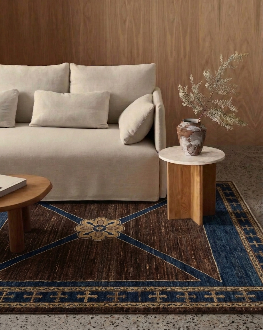 Gabbeh Medallion Brown, Shiraz, Iran modern rug, in chocolate brown, Wool, 125 × 198 cm (4'1" × 6'6"), Nasim Carpets Malaysia — view 2