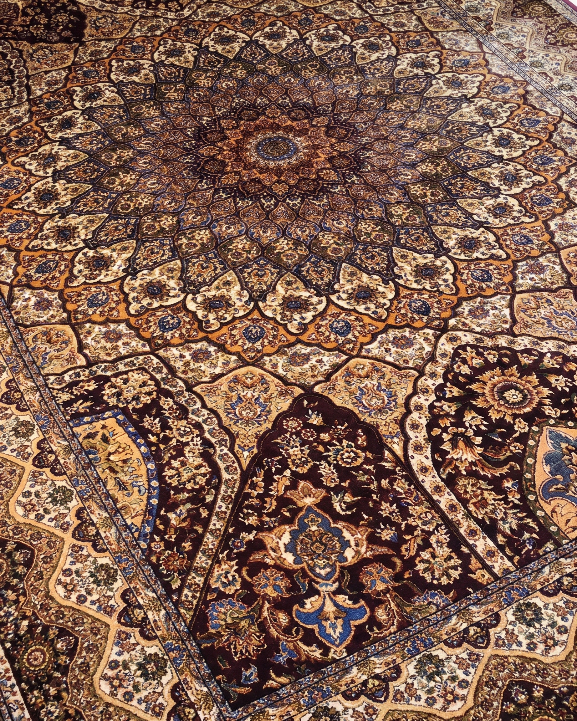 Isfahan Gonbad Medallion Burgundy, Iran bespoke rug, in burgundy, Bamboo Silk, 91 × 152 cm (3'0" × 5'0"), Nasim Carpets Malaysia — view 3