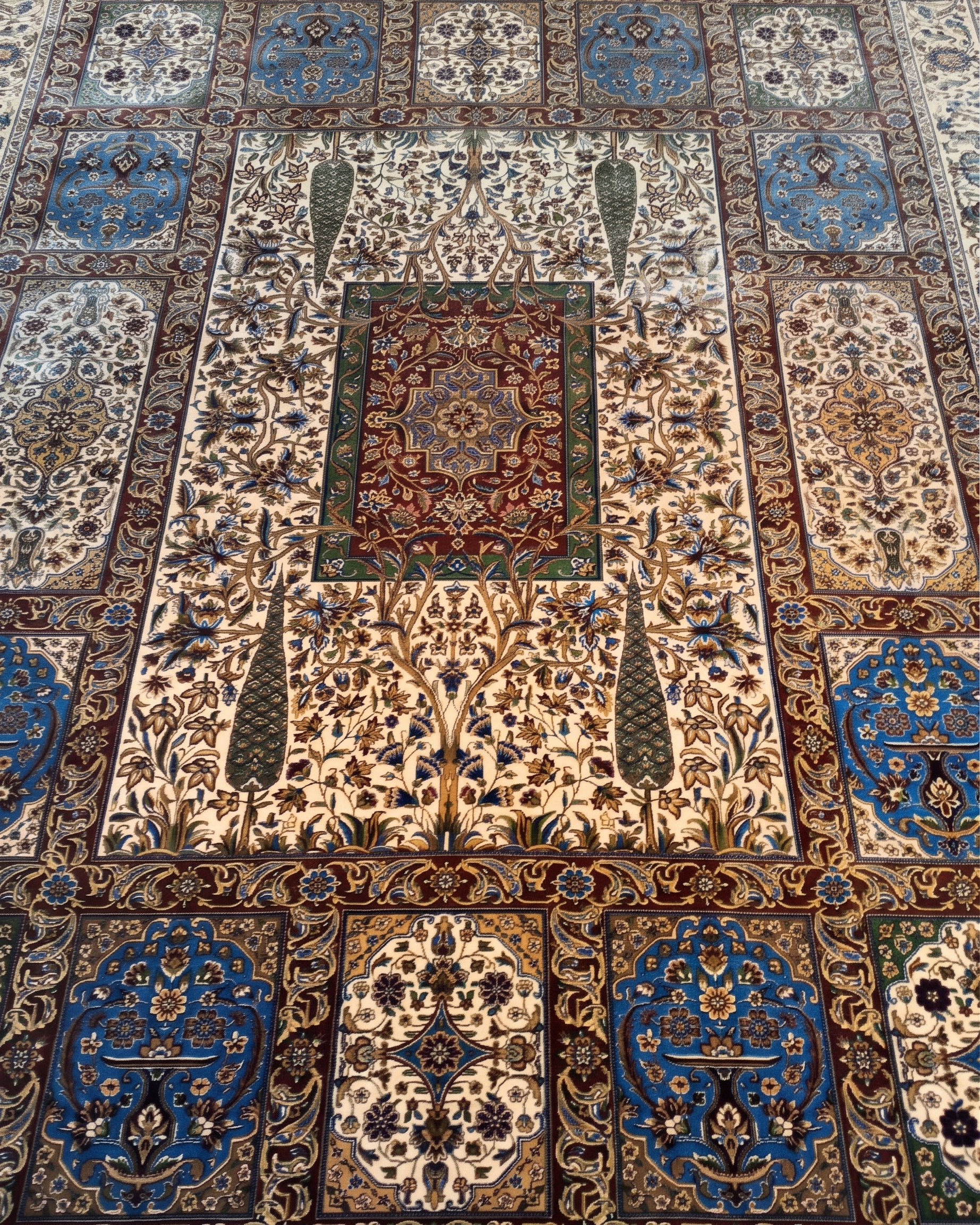 Bakhtiari Compartment Garden Ivory, Bakhtiari, Iran bespoke rug, in ivory, Bamboo Silk, 91 × 152 cm (3'0" × 5'0"), Nasim Carpets Malaysia — view 3