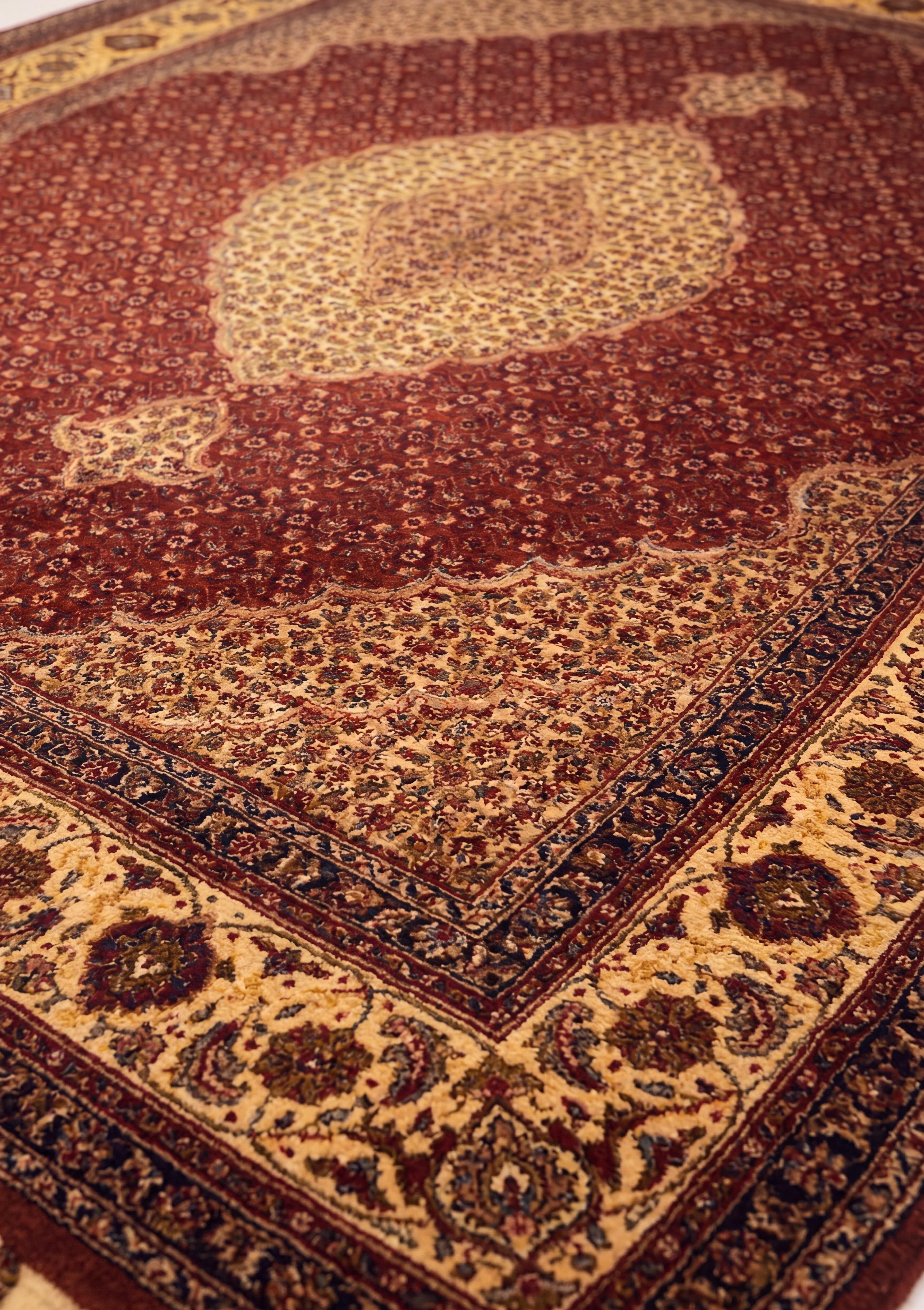 Tabriz Mahi Masterpiece, Tabriz persian rug, in red, Wool & Pure Silk, 152 × 244 cm (5'0" × 8'0"), Nasim Carpets Malaysia — view 3