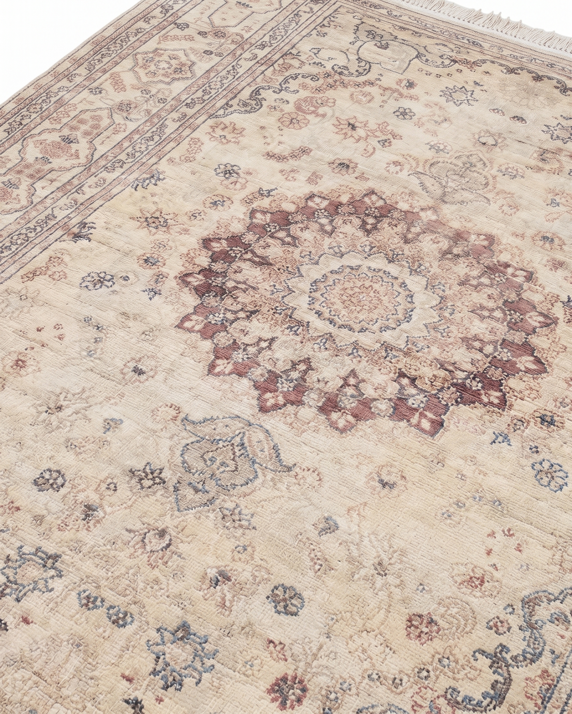 Qum Medallion Ivory, Iran persian rug, in antique ivory, Pure Silk, 122 × 183 cm (4'0" × 6'0"), Nasim Carpets Malaysia — view 3