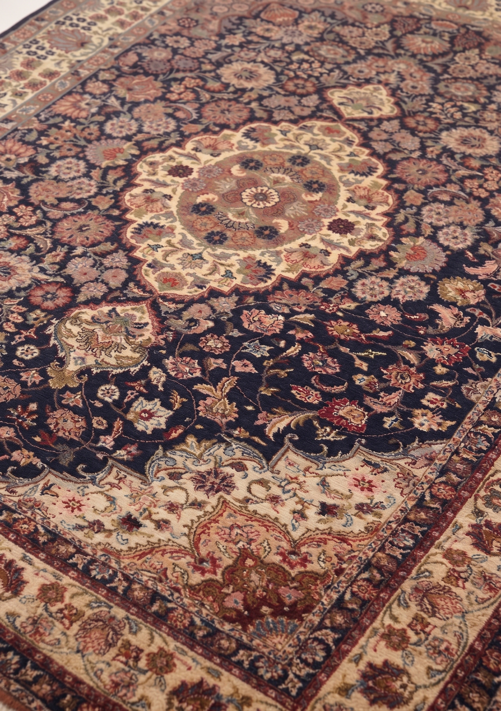 Pakistani Medallion Floral Navy, Pakistan persian rug, in midnight navy, Wool, 140 × 213 cm (4'7" × 7'0"), Nasim Carpets Malaysia — view 3