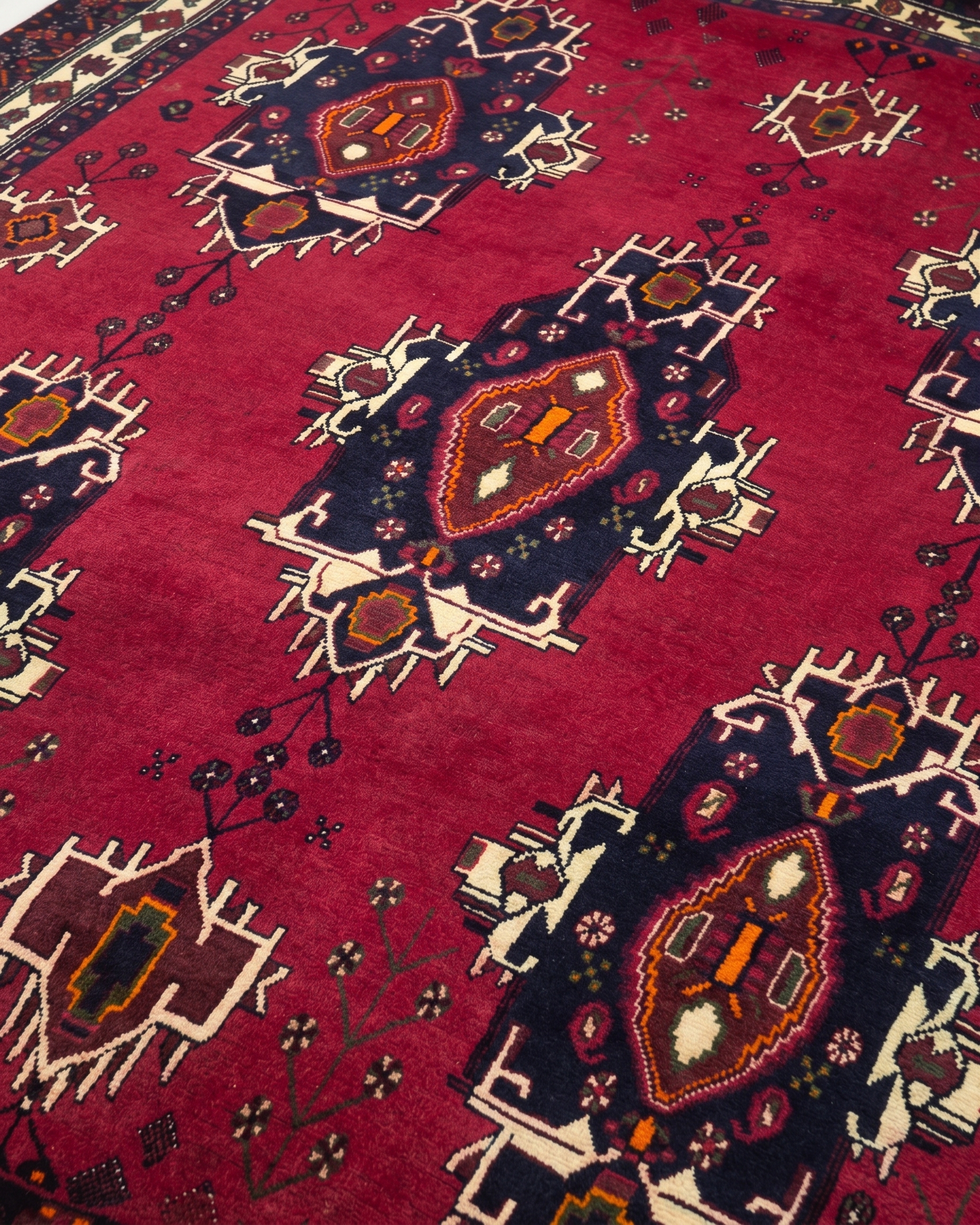 Qashqai Tribal Medallion Crimson, Qashqai, Fars Province, Iran tribal rug, in crimson red, Wool, 171 × 235 cm (5'7" × 7'9"), Nasim Carpets Malaysia — view 3