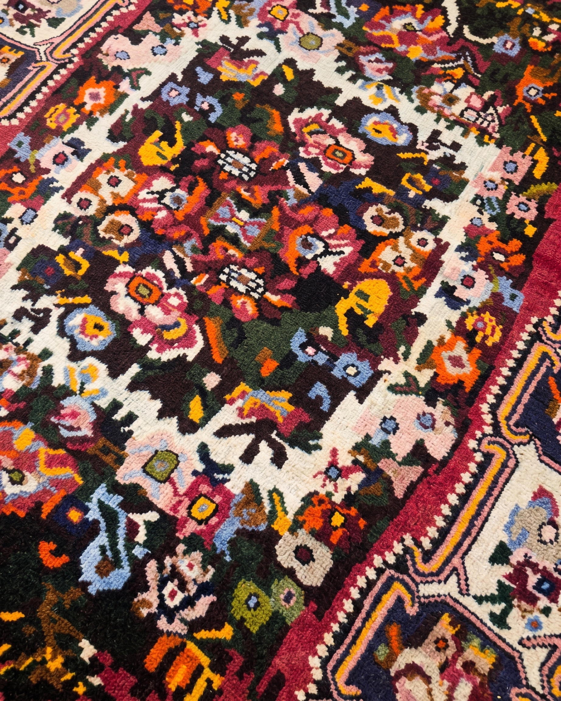 Bakhtiari Floral Garden Crimson, Bakhtiari, Iran tribal rug, in crimson red, Wool, 107 × 158 cm (3'6" × 5'2"), Nasim Carpets Malaysia — view 3