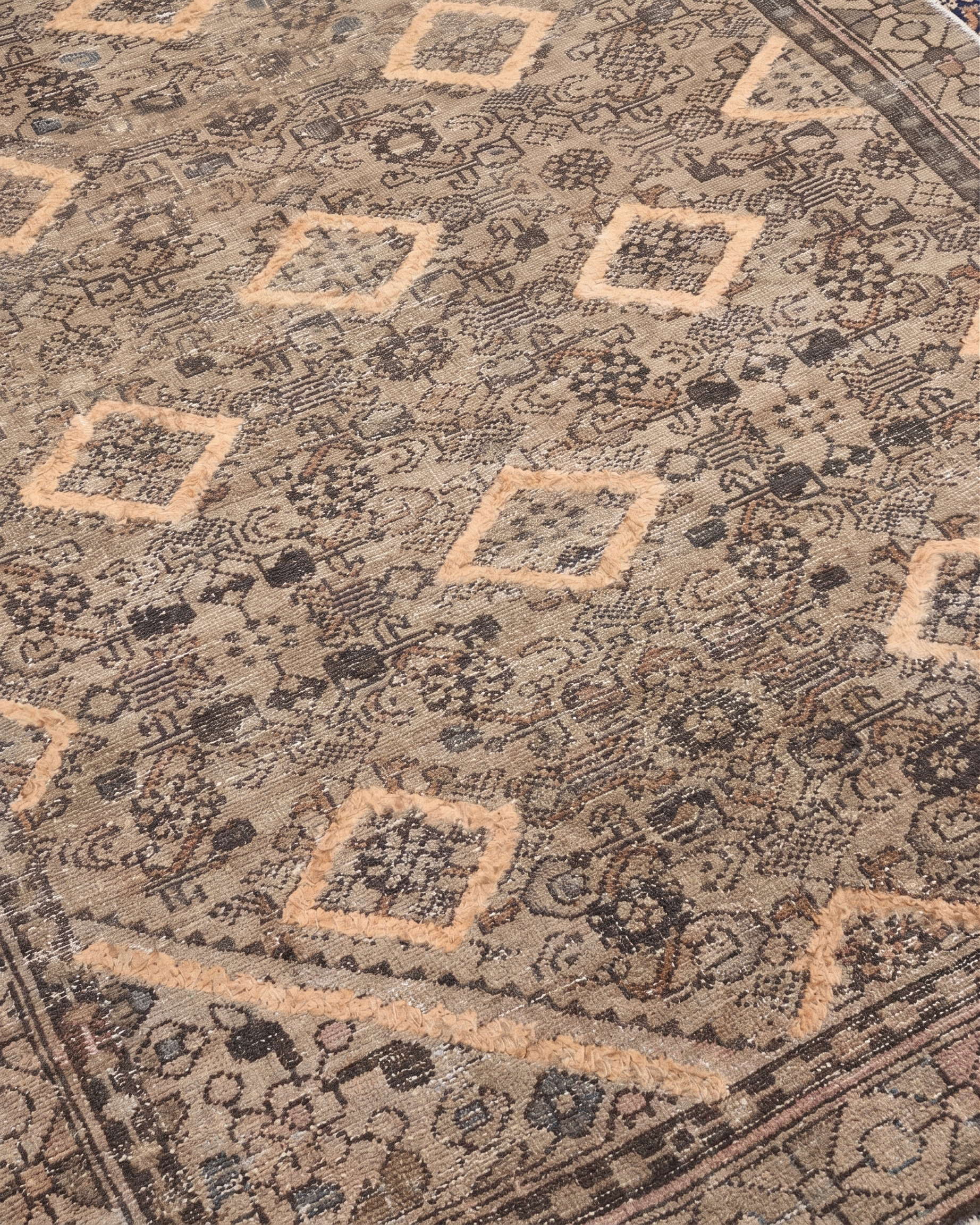 Malayer Geometric Diamond Camel, Malayer, Iran tribal rug, in camel, Wool, 110 × 186 cm (3'7" × 6'1"), Nasim Carpets Malaysia — view 3