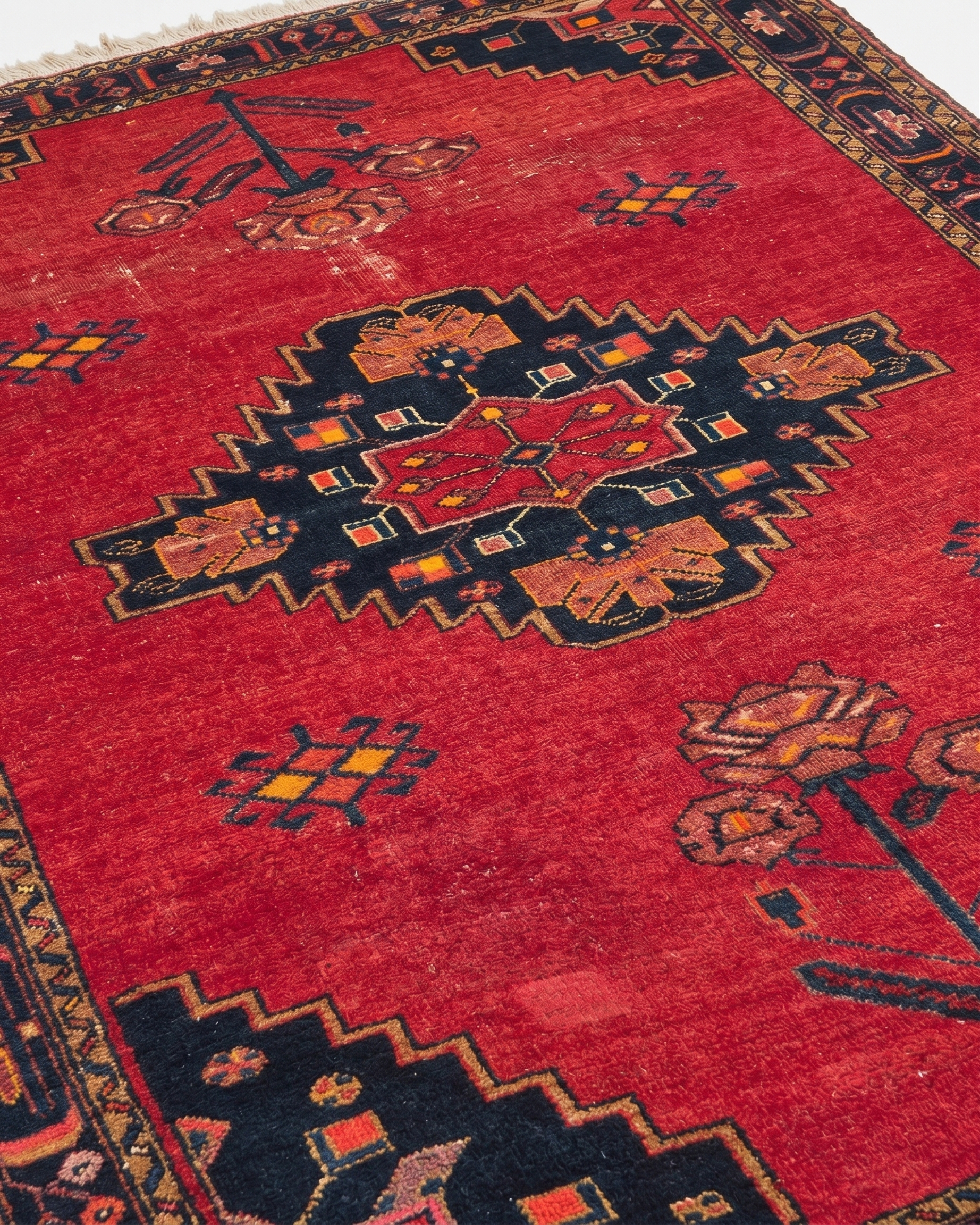Hamadan Medallion Crimson, Hamadan, Iran tribal rug, in crimson red, Wool, 152 × 244 cm (5'0" × 8'0"), Nasim Carpets Malaysia — view 3