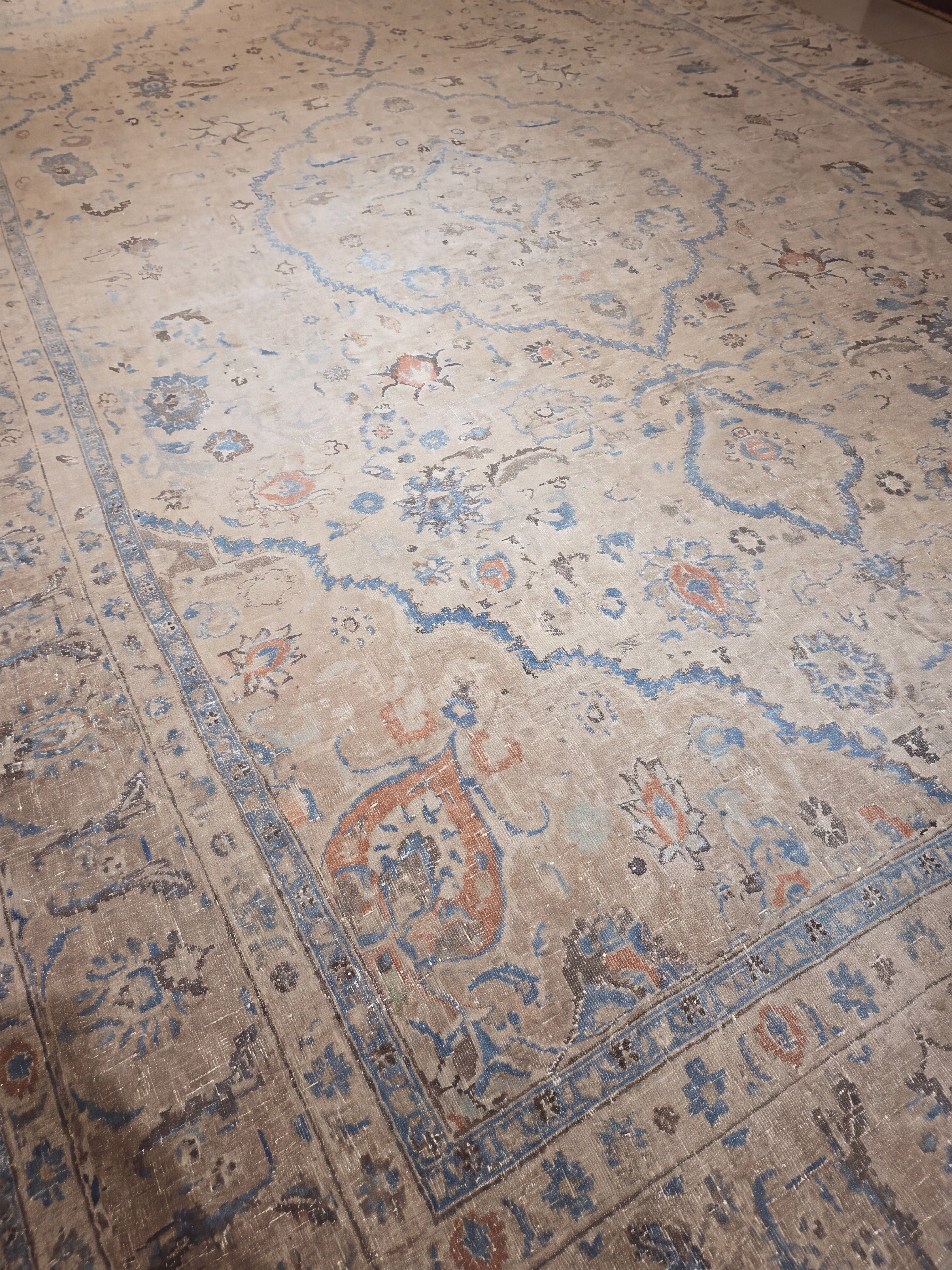 Tabriz Medallion Ivory Blue, Tabriz, Iran persian rug, in antique ivory, Wool, 299 × 396 cm (9'10" × 13'0"), Nasim Carpets Malaysia — view 3