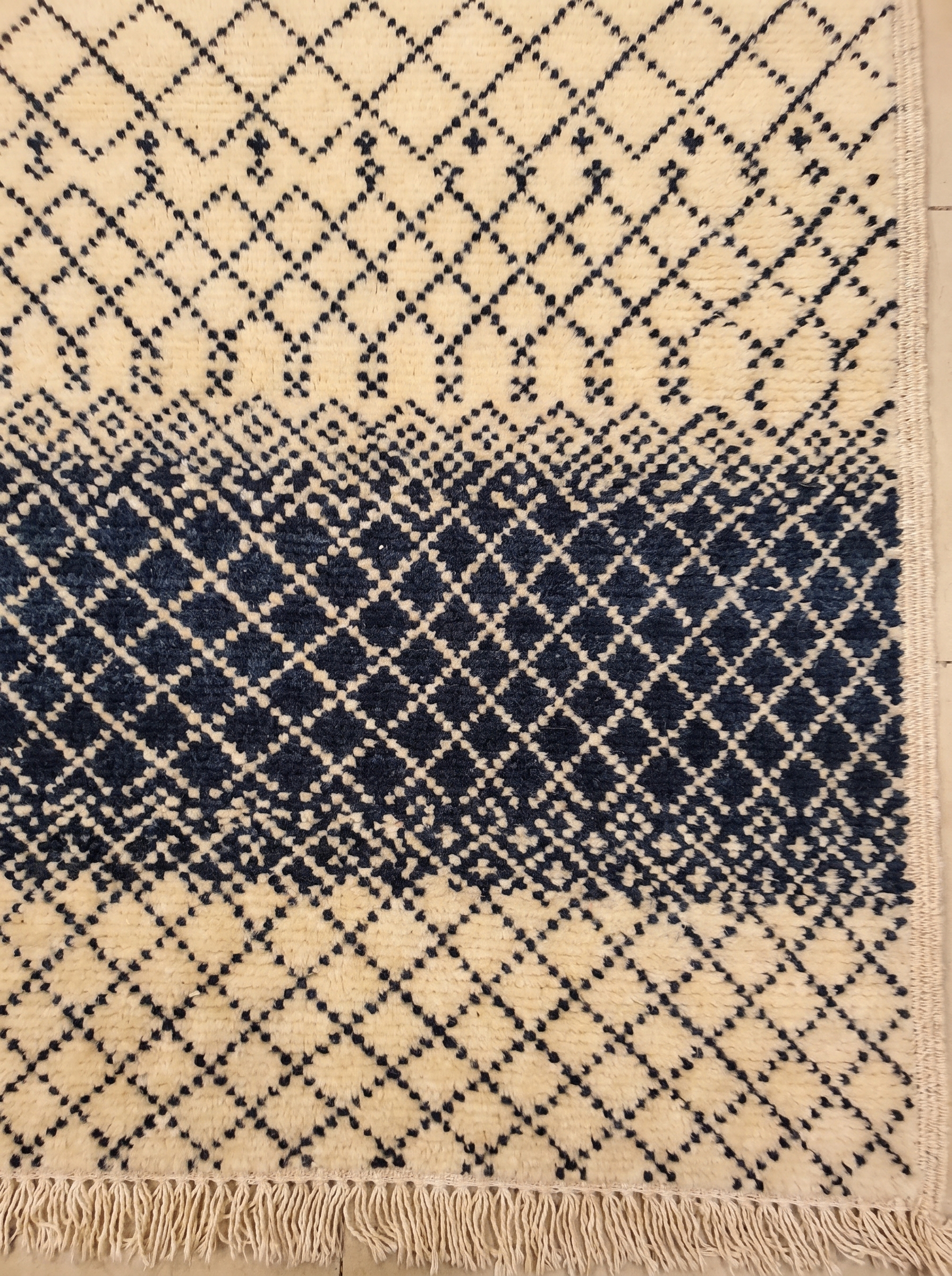 Indo-Modern Ombre Diamond Ivory Navy, Bhadohi, India modern rug, in ivory, Wool, 152 × 366 cm (5'0" × 12'0"), Nasim Carpets Malaysia — view 3