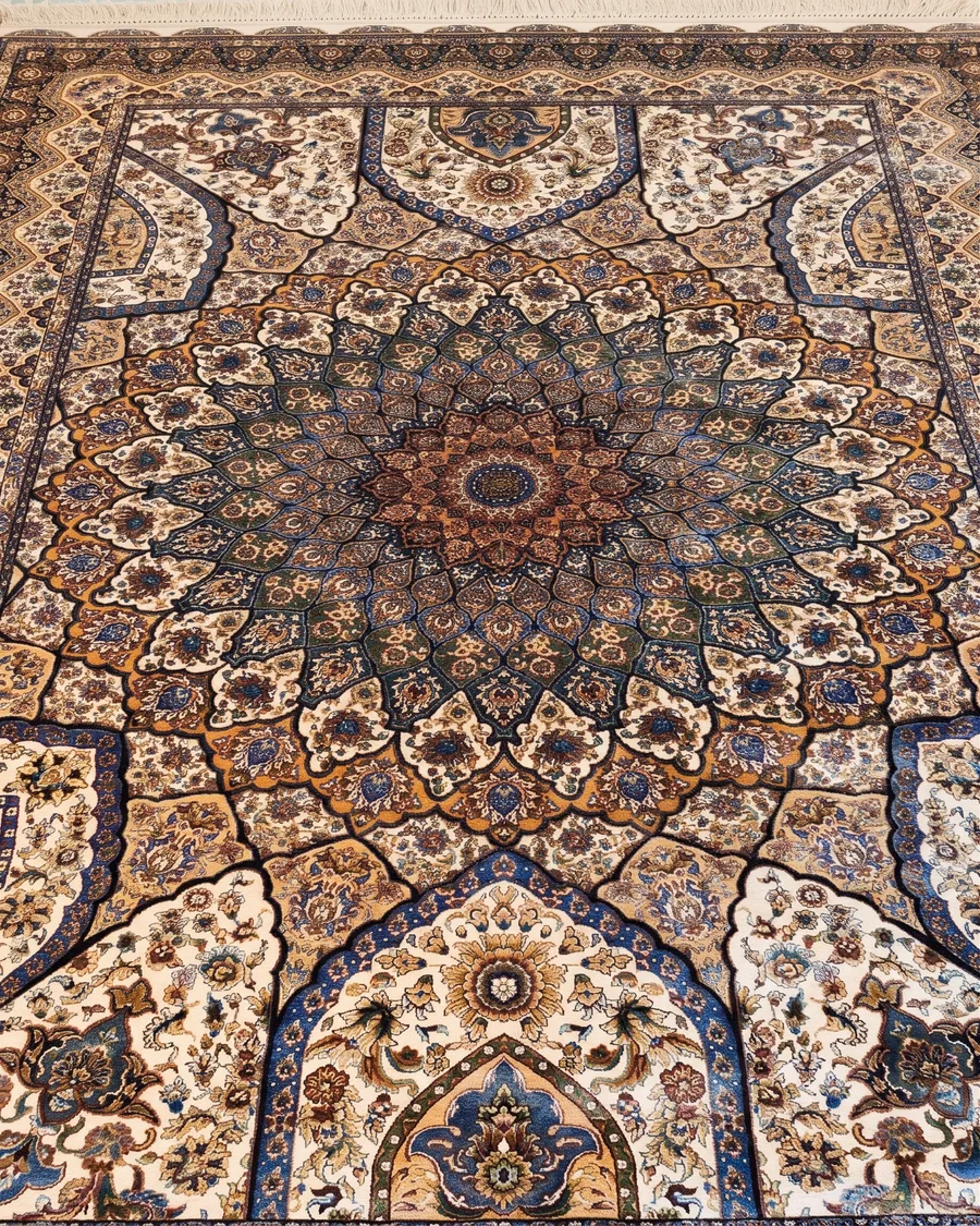 Isfahan Dome Medallion Ivory, Isfahan, Iran bespoke rug, in ivory, Bamboo Silk, 147 × 224 cm (4'10" × 7'4"), Nasim Carpets Malaysia — view 3