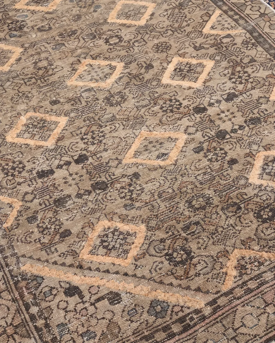 Malayer Geometric Diamond Camel, Malayer, Iran tribal rug, in camel, Wool, 107 × 208 cm (3'6" × 6'10"), Nasim Carpets Malaysia — view 3