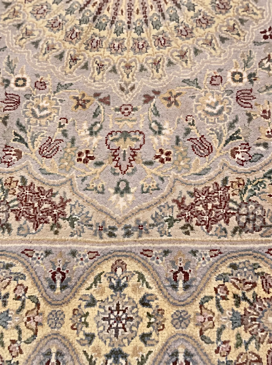 Nain Medallion Dome Silver Ivory, Nain, Isfahan Province, Iran persian rug, in silver grey, Wool, 152 × 244 cm (5'0" × 8'0"), Nasim Carpets Malaysia — view 4