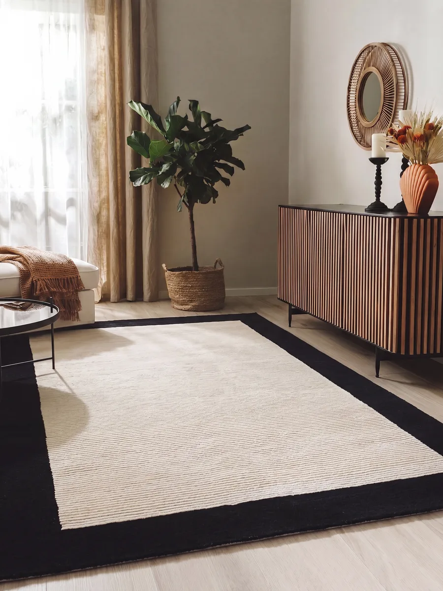 Tibetan Minimalist Border Ivory, Nepal/Tibet modern rug, in ivory, Wool, 173 × 249 cm (5'8" × 8'2"), Nasim Carpets Malaysia — view 2