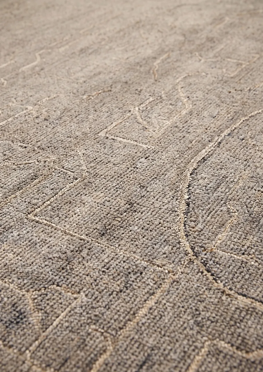 Tibetan Minimalist Grey, Nepal modern rug, in silver grey, Wool, 253 × 305 cm (8'4" × 10'0"), Nasim Carpets Malaysia — view 3